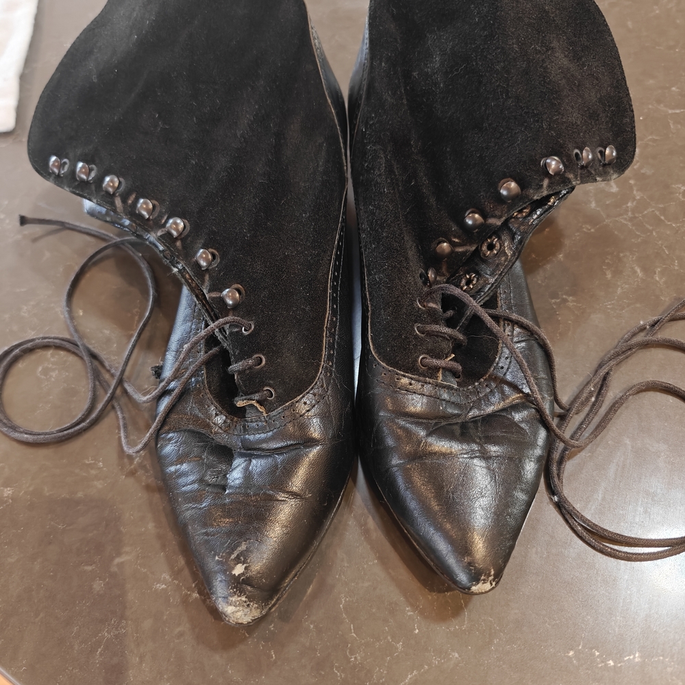 Vintage Black Lace-Up Women's Boots